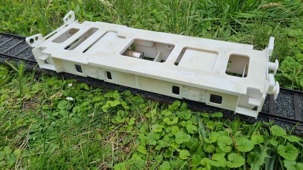 Chassis Y9000